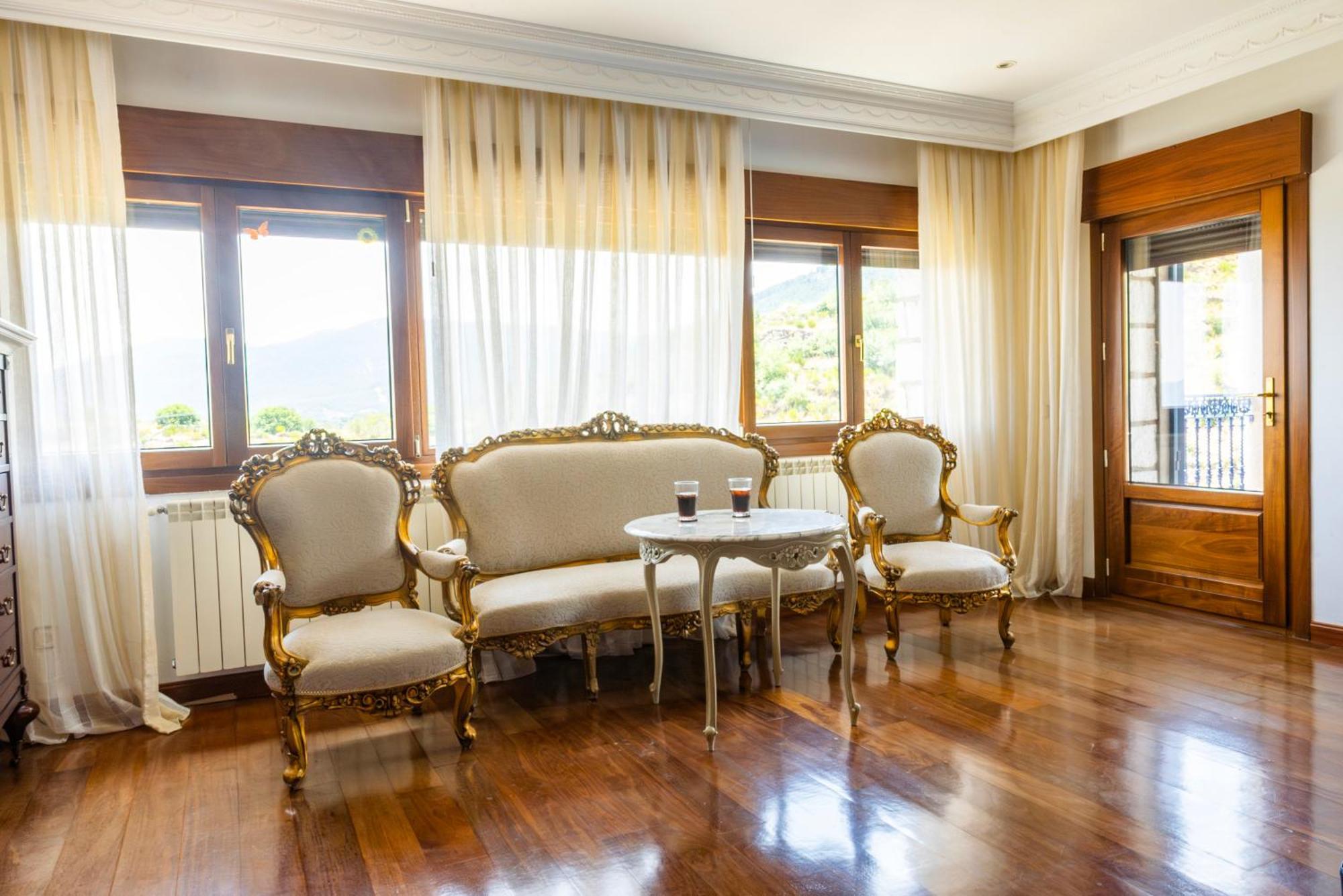 Mansion Con Jacuzzi A 40 Grados, Gran Piscina Y Padel Villa El Tiemblo Bagian luar foto
