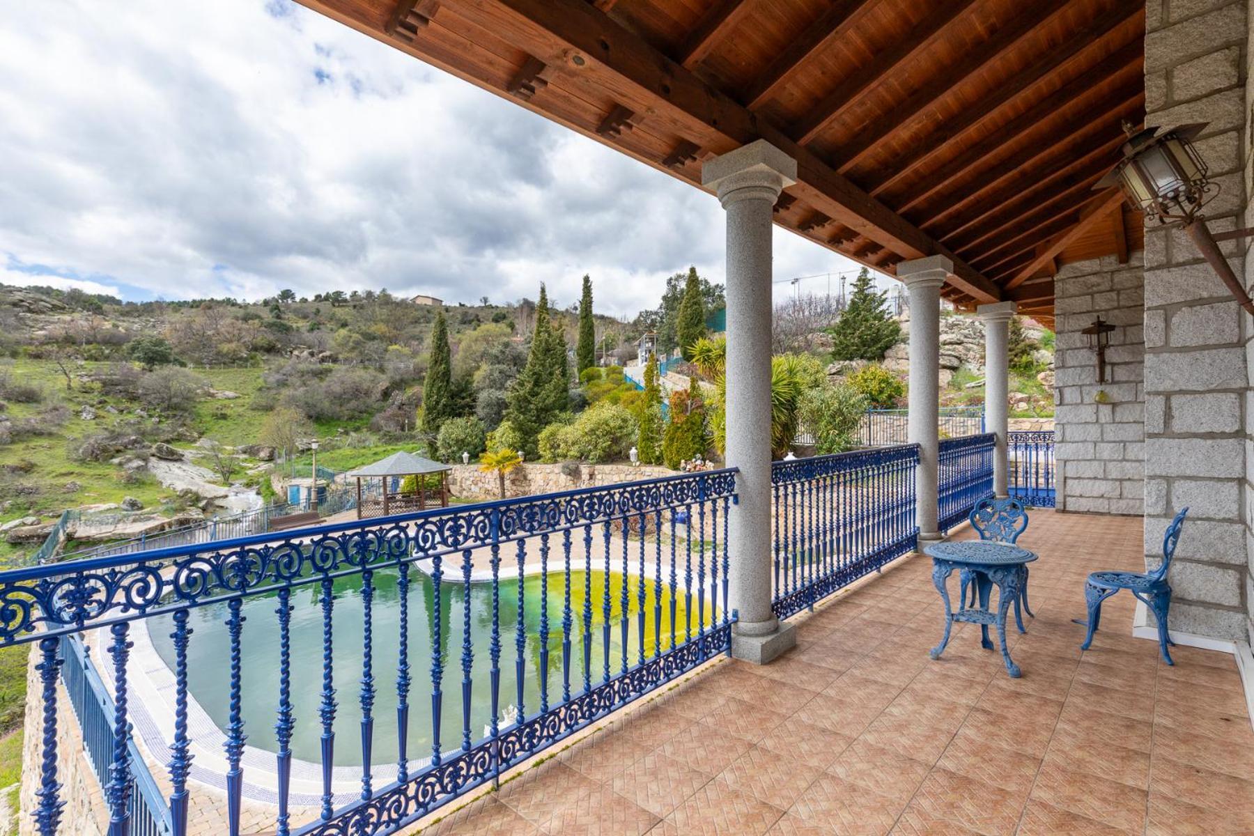 Mansion Con Jacuzzi A 40 Grados, Gran Piscina Y Padel Villa El Tiemblo Bagian luar foto